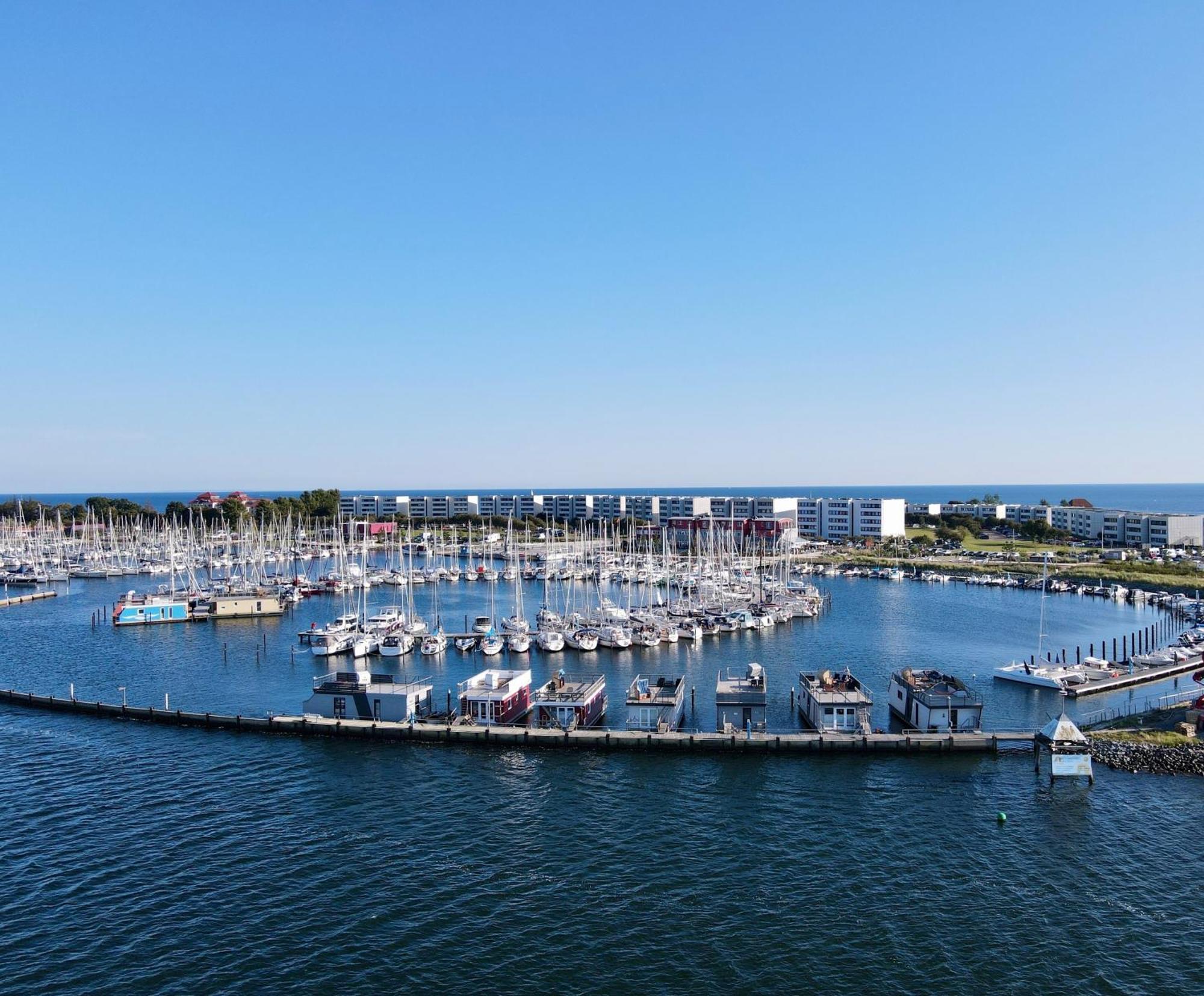Hausboot Fehmarn Hotel Buitenkant foto