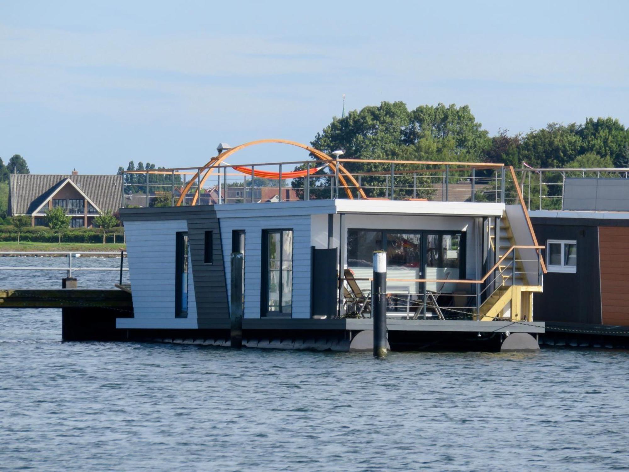 Hausboot Fehmarn Hotel Buitenkant foto
